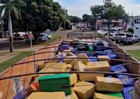 Caminhoneiro é preso com mais de 8 toneladas de maconha na BR-163