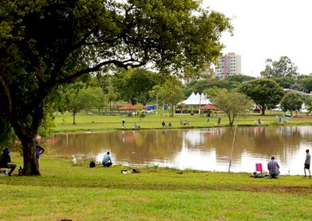 Em homenagem ao trabalhador, prefeito libera pesca no Parque do Flórida no Dia do Trabalho