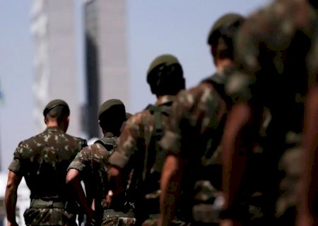 Jovens que completam 18 anos devem fazer o alistamento militar até 30 de junho