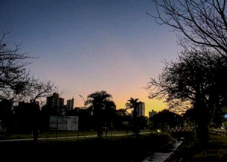 Quarta ter&aacute; calor, ventania e risco de granizo em Mato Grosso do Sul