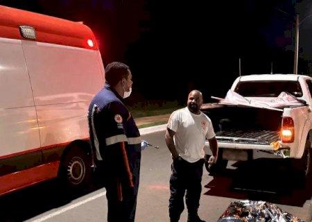 Homem é morto a facadas em condomínio e polícia faz buscas por suspeito em MS
