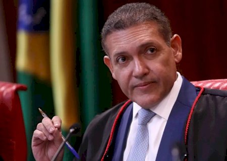 Urna eletrônica é patrimônio da democracia, diz presidente do TSE