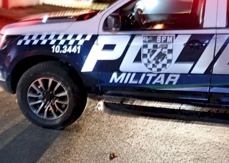 Briga termina em morte e suspeito é preso escondido em quarto da casa da mãe