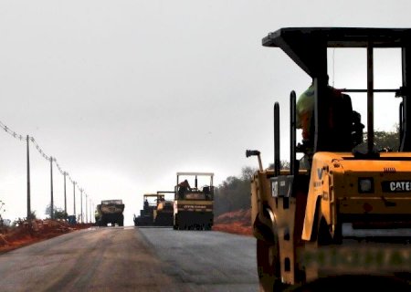 Zé Teixeira cobra reparos na MS-278 e garante obras na região Sul