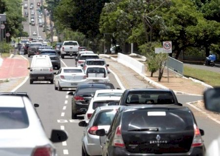 Licenciamento de ve&iacute;culos com placa final 9 vence nesta quarta