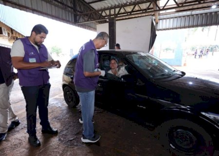 Prefeitura imuniza mais de 1,5 mil animais em drive-thru de vacinação antirrábica