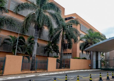 Anvisa alerta para venda irregular de tirzepatida em pó na internet
