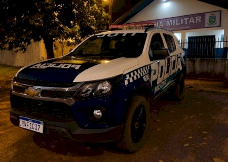 Jovem é preso após ameaçar ex-namorada e tentar se esconder em terreno baldio em Juti