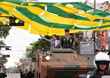 Exército leva 600 militares para avenida e encanta o público no Desfile da Independência