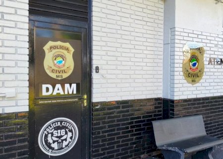 Mulher chama a polícia após ser ameaçada com cabo de vassoura em Dourados
