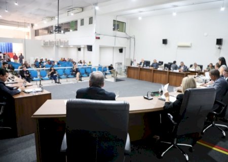 Câmara de Dourados mantém sessões às segundas-feiras pela manhã