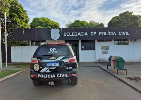 Mulher é presa após utilizar cartão bancário extraviado para fazer compras