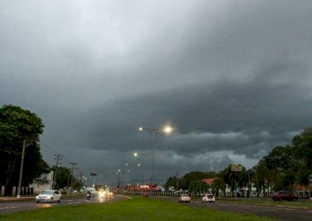 Outubro come&ccedil;a com chuva e temperaturas mais amenas em MS